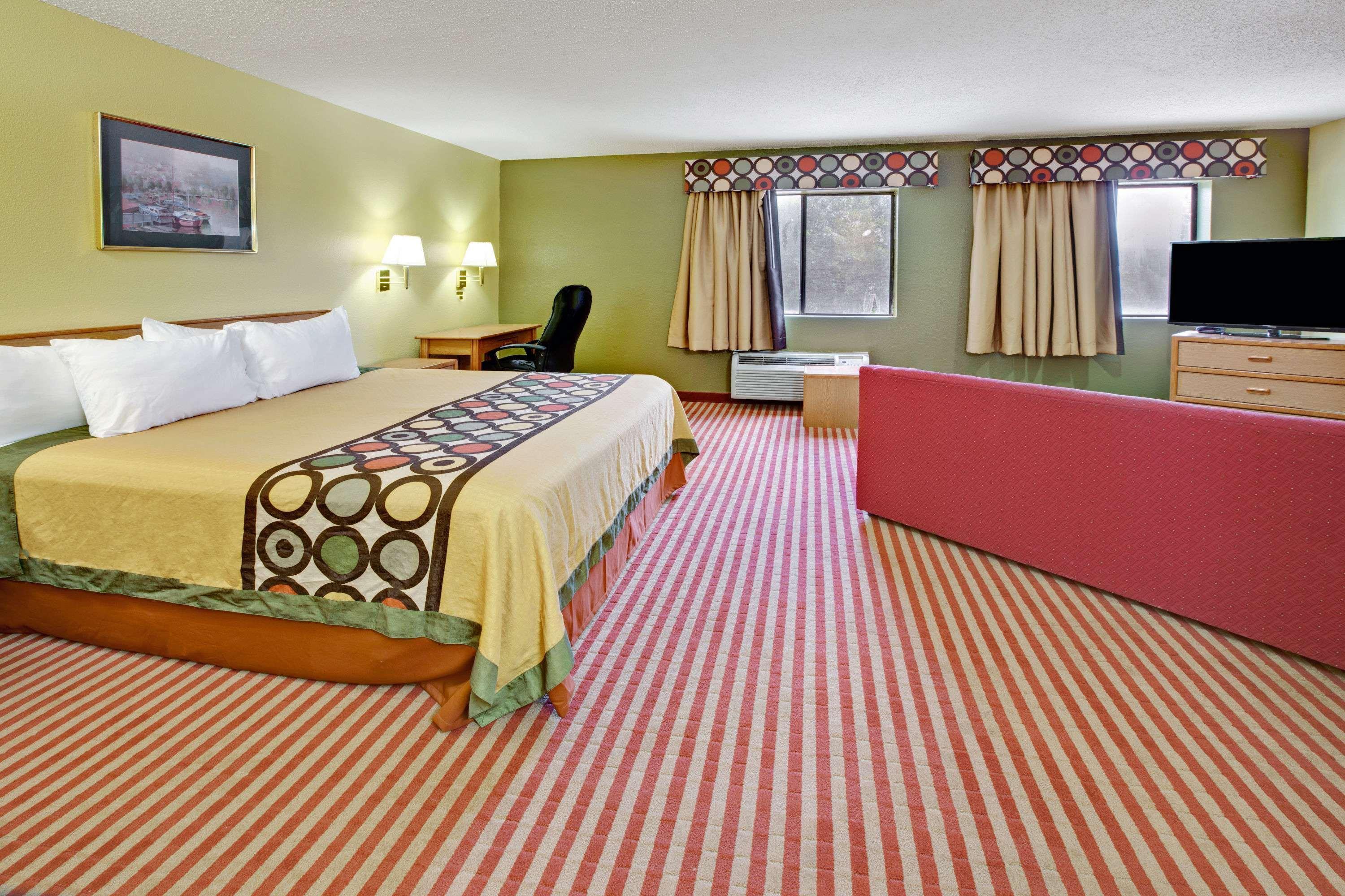Super 8 By Wyndham Pasadena Hotel Exterior foto
